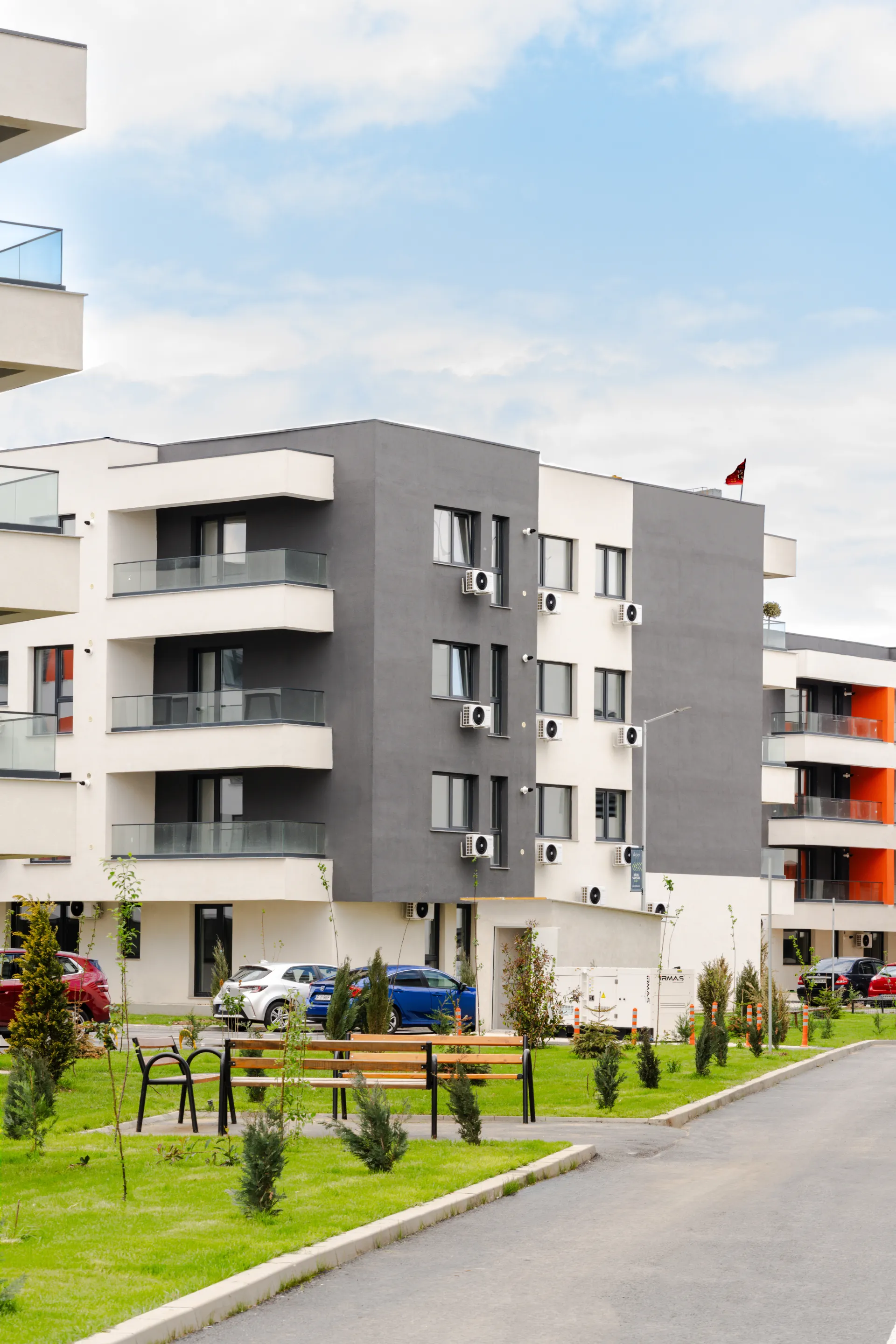 PIPERA - 3-ROOM APARTMENT - OMV ROUNDABOUT - imagine 5