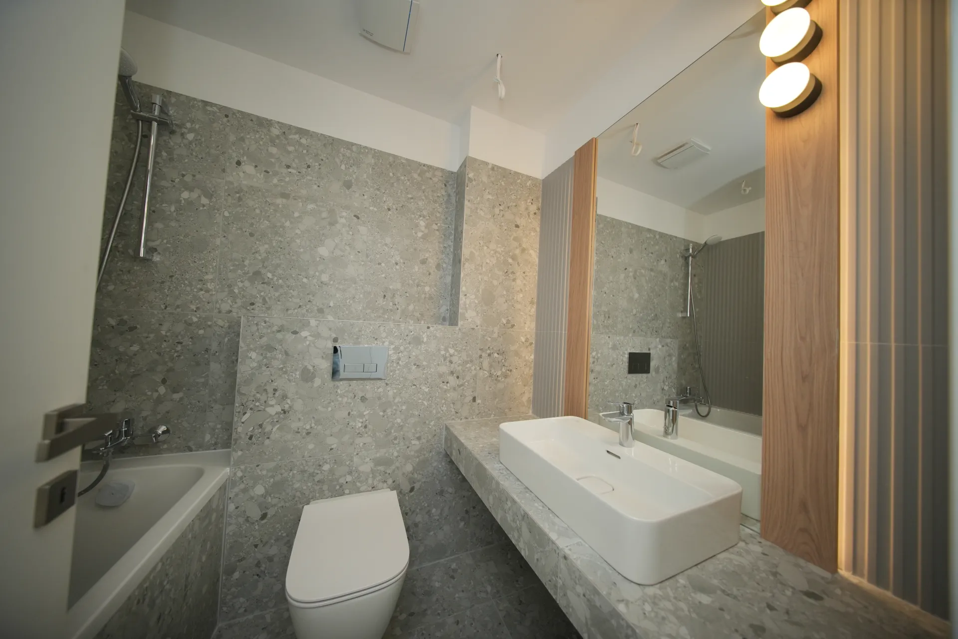 2 CAMERE - BLOC NOU - LANGA METROU PIPERA - 11