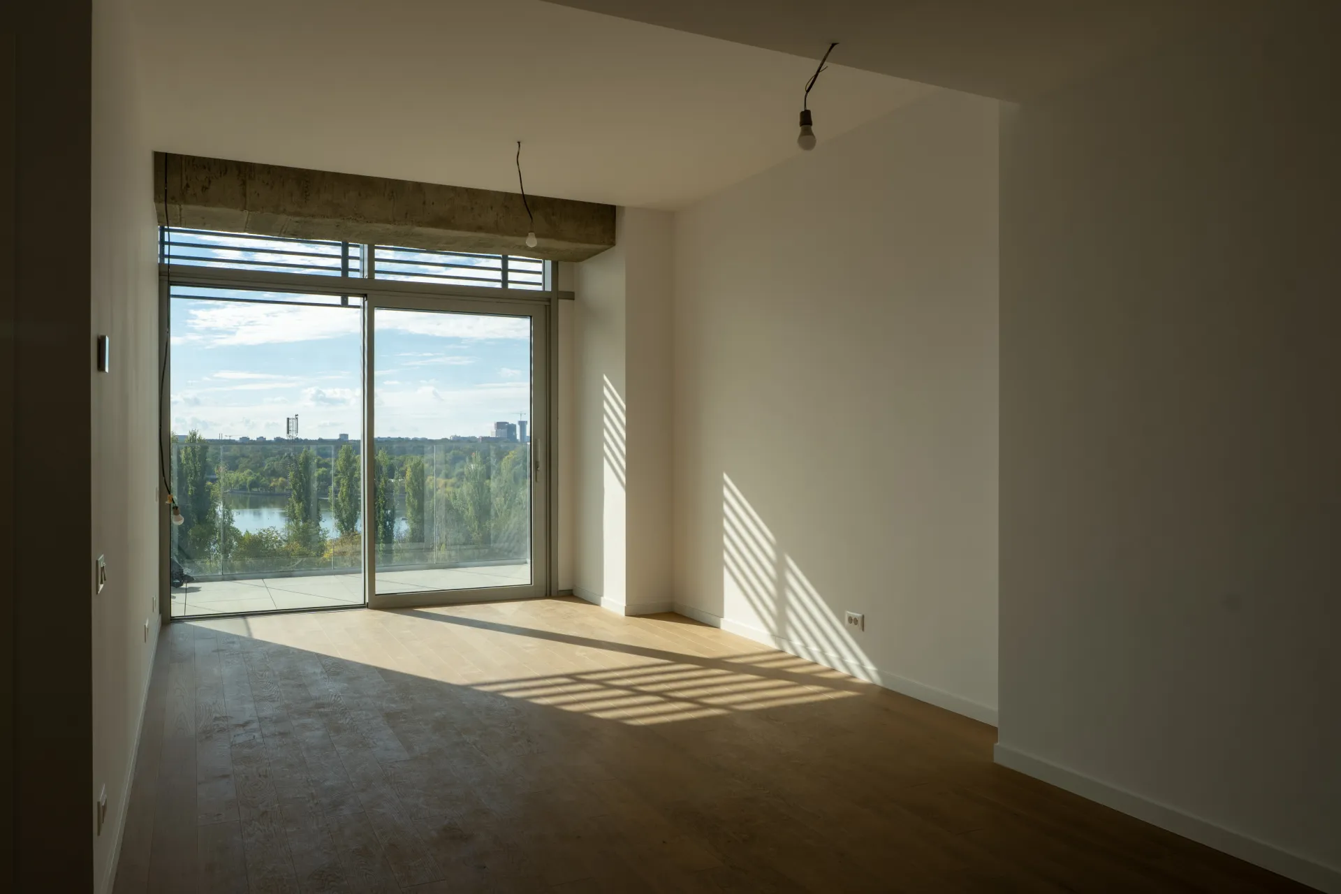 4 CAMERE - FLOREASCA - VEDERE SPRE LACUL FLOREASCA - LANGA PROMENADA - imagine 2