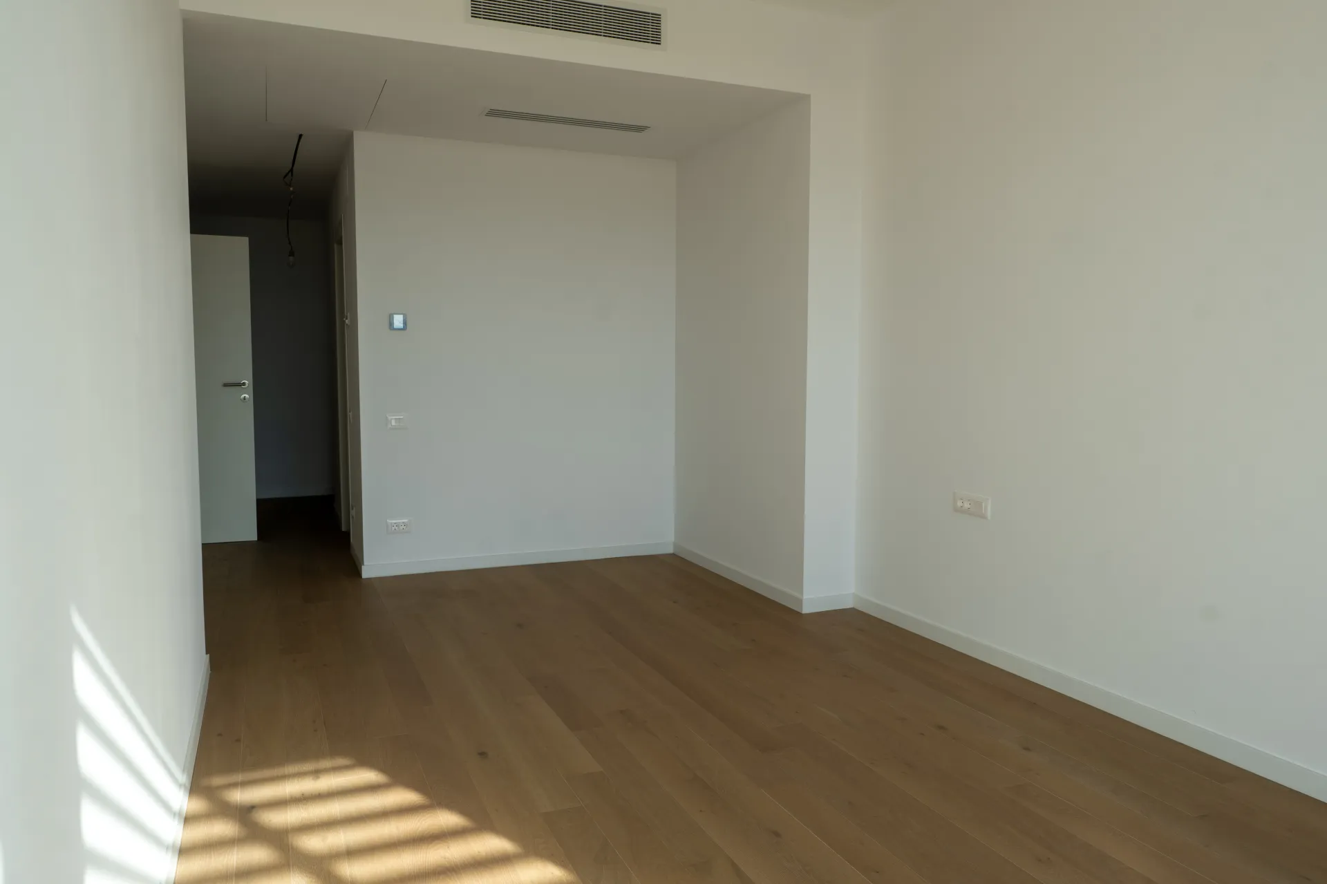 4 CAMERE - FLOREASCA - VEDERE SPRE LACUL FLOREASCA - LANGA PROMENADA - imagine 4